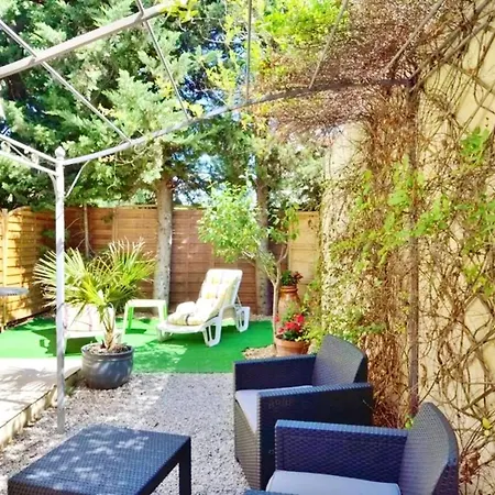 D'une A Avec Jardin Clos Et Wifi Fréjus