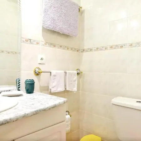 D'une A Avec Jardin Clos Et Wifi Apartament Fréjus